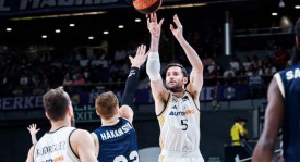 足球传奇：最强足球俱乐部荣耀史与梅西贝利传承